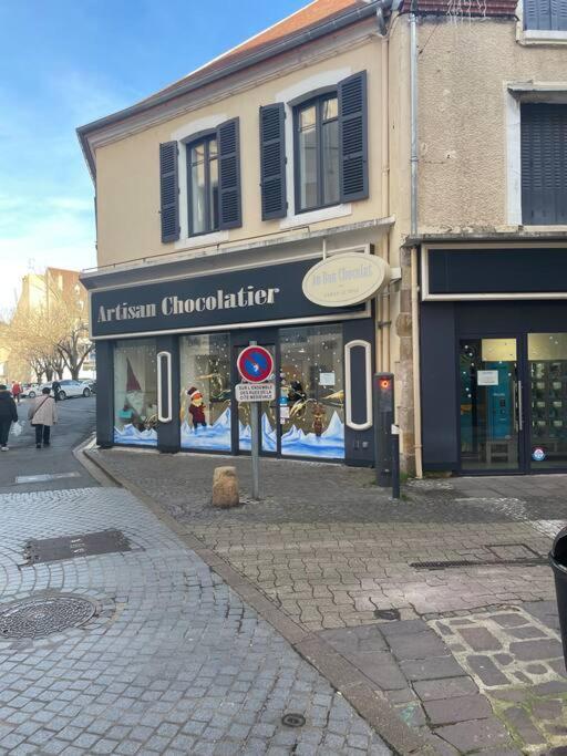 Au Coeur De La Cite Medievale Montluçon Dış mekan fotoğraf